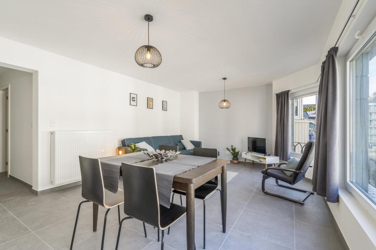 Delightful Family Apartment At Only 50 Meters From The Beach / Panne A Cote De Panne Kültér fotó