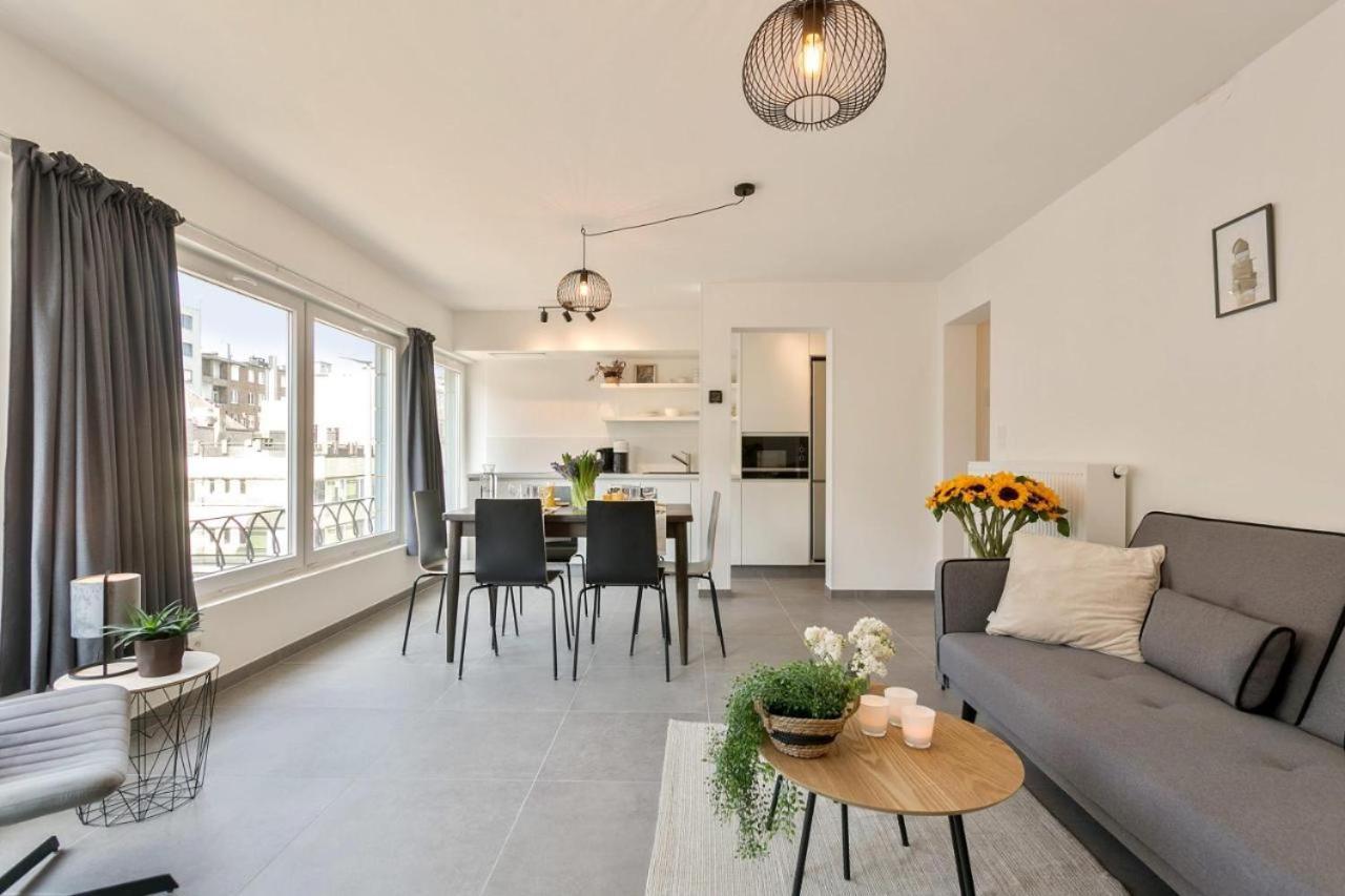 Delightful Family Apartment At Only 50 Meters From The Beach / Panne A Cote De Panne Kültér fotó
