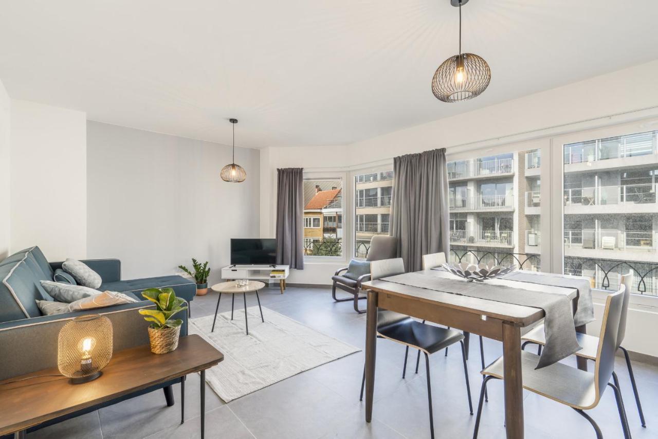 Delightful Family Apartment At Only 50 Meters From The Beach / Panne A Cote De Panne Kültér fotó